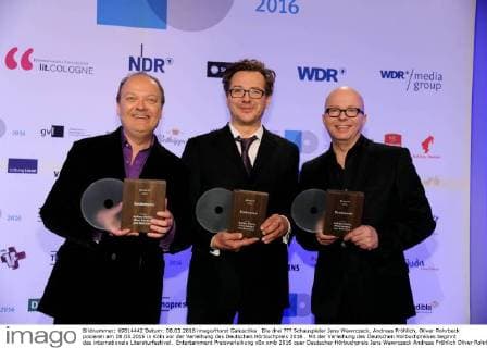 Die drei ??? Schauspieler Jens Wawrczeck, Andreas Fröhlich, Oliver Rohrbeck posieren am 08.03.2016 in Köln vor der Verleihung des Deutschen Hörbuchpreis 2016 . Mit der Verleihung des Deutschen Hörbuchpreises beginnt das internationale Literaturfestival.