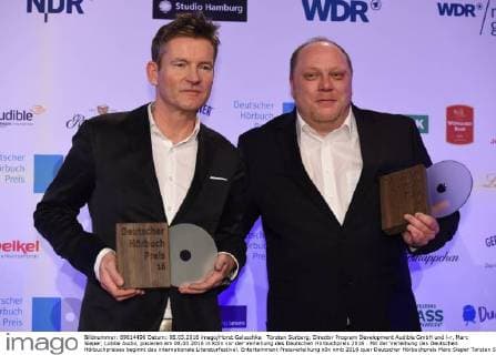 Torsten Surberg, Director Program Development Audible GmbH und l-r, Marc Sieper, Lübbe Audio, posieren am 08.03.2016 in Köln vor der Verleihung des Deutschen Hörbuchpreis 2016 . Mit der Verleihung des Deutschen Hörbuchpreises beginnt das internationale Literaturfestival.