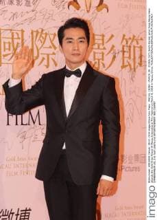 MACAU, CHINA - MARCH 08: (CHINA OUT) South Korean actor Song Seung-heon attends the Gold Aries Award Of Macau International Film Festival on March 8, 2016 in Macau, China.  CFP480844639