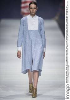 March 8, 2016 - Melbourne, Victoria, Australia - A model wears MacGraw for the Premium Runway 2 show during the 2016 Melbourne Fashion Week. Melbourne Australia - ZUMAk106