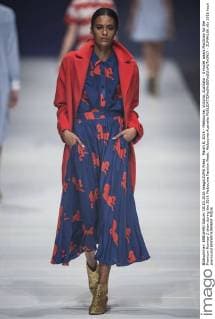 March 8, 2016 - Melbourne, Victoria, Australia - A model wears MacGraw for the Premium Runway 2 show during the 2016 Melbourne Fashion Week. Melbourne Australia - ZUMAk106