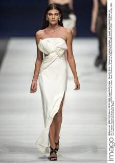 March 8, 2016 - Melbourne, Victoria, Australia - A model wears Rachel Gilbert for the Premium Runway 3 show during the 2016 Melbourne Fashion Week. Melbourne Australia - ZUMAk106