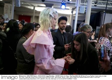 205584 Julien de Rosa Starface 2016-03-08 Paris France Fashion week ready to wear AW 2016. Defile de mode pret a porter automne hiver 2016. Backstage. Kenzo _sans_perso  Copyright: xJulienxdexRosax xStarfacex STAR_205584_002