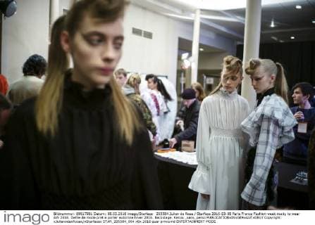 205584 Julien de Rosa Starface 2016-03-08 Paris France Fashion week ready to wear AW 2016. Defile de mode pret a porter automne hiver 2016. Backstage. Kenzo _sans_perso  Copyright: xJulienxdexRosax xStarfacex STAR_205584_004