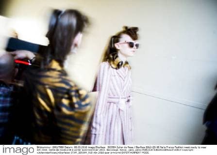 205584 Julien de Rosa Starface 2016-03-08 Paris France Fashion week ready to wear AW 2016. Defile de mode pret a porter automne hiver 2016. Backstage. Kenzo _sans_perso  Copyright: xJulienxdexRosax xStarfacex STAR_205584_019