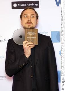 Lars Eidinger ( Bester Interpret, David Foster Wallace: Der Planet Trillaphon im Verhältnis zur Üblen Sache ) bei der Verleihung des Deutschen Hörbuchpreises 2016 im WDR Funkhaus. Köln, 08.03.2016 Foto:xC.xHardtx xFuturexImage
