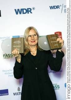 Kristine Meierling (Beste Interpretationen, David Foster Wallace: Der Planet Trillaphon im Verhältnis zur Üblen Sache und Alina Bronsky: Baba Dunjas letzte Liebe ) bei der Verleihung des Deutschen Hörbuchpreises 2016 im WDR Funkhaus. Köln, 08.03.2016 Foto:xC.xHardtx xFuturexImage