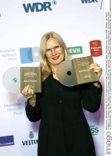 Kristine Meierling (Beste Interpretationen, David Foster Wallace: Der Planet Trillaphon im Verhältnis zur Üblen Sache und Alina Bronsky: Baba Dunjas letzte Liebe ) bei der Verleihung des Deutschen Hörbuchpreises 2016 im WDR Funkhaus. Köln, 08.03.2016 Foto:xC.xHardtx xFuturexImage