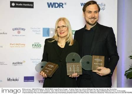 Kristine Meierling undLars Eidinger bei der Verleihung des Deutschen Hörbuchpreises 2016 im WDR Funkhaus. Köln, 08.03.2016 Foto:xC.xHardtx xFuturexImage