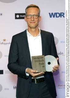 Robert Wildgruber (Bestes Sachhörbuch, Neil MacGregor: Deutschland. Erinnerungen einer Nation , bei der Verleihung des Deutschen Hörbuchpreises 2016 im WDR Funkhaus. Köln, 08.03.2016 Foto:xC.xHardtx xFuturexImage