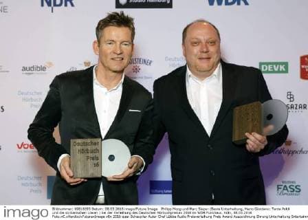 Philipp Moog und Marc Sieper (Beste Unterhaltung, Mario Giordano: Tante Poldi und die sizilianischen Löwen ) bei der Verleihung des Deutschen Hörbuchpreises 2016 im WDR Funkhaus. Köln, 08.03.2016 Foto:xC.xHardtx xFuturexImage