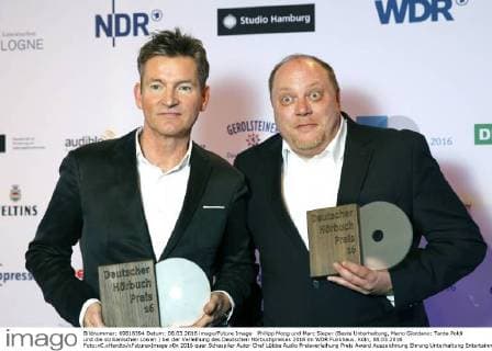 Philipp Moog und Marc Sieper (Beste Unterhaltung, Mario Giordano: Tante Poldi und die sizilianischen Löwen ) bei der Verleihung des Deutschen Hörbuchpreises 2016 im WDR Funkhaus. Köln, 08.03.2016 Foto:xC.xHardtx xFuturexImage