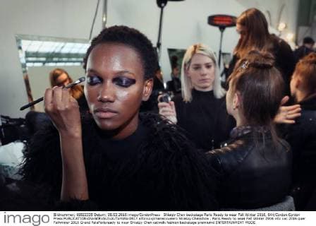 Shiatzy Chen backstage Paris Ready to wear Fall Winter 2016, 644 Cordon Cordon Press  alfonsoxjimenezxvalero Shiatzy Chenshow , Paris Ready to wear Fall Winter 2016