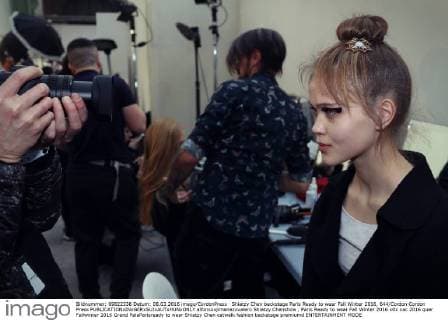 Shiatzy Chen backstage Paris Ready to wear Fall Winter 2016, 644 Cordon Cordon Press  alfonsoxjimenezxvalero Shiatzy Chenshow , Paris Ready to wear Fall Winter 2016