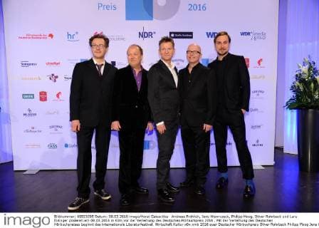 Andreas Fröhlich, Jens Wawrczeck, Philipp Moog, Oliver Rohrbeck und Lars Eidinger posieren am 08.03.2016 in Köln vor der Verleihung des Deutschen Hörbuchpreis 2016 . Mit der Verleihung des Deutschen Hörbuchpreises beginnt das internationale Literaturfestival.