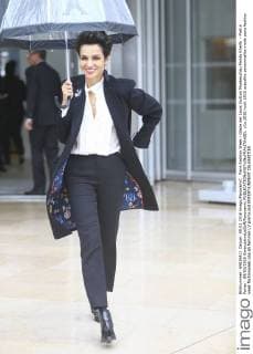 Paris Fashion Week - Gäste der Louis Vuitton Modenschau Farida Khelfa - Pret a Porter - 09 03 2016 GwendolineLeGoff Panoramic 