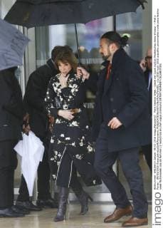 Paris Fashion Week - Gäste der Louis Vuitton Modenschau Anna Wintour - Pret a Porter - 09 03 2016 GwendolineLeGoff Panoramic 