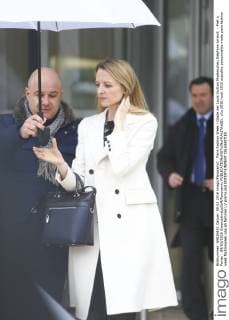 Paris Fashion Week - Gäste der Louis Vuitton Modenschau Delphine Arnault - Pret a Porter - 09 03 2016 GwendolineLeGoff Panoramic 