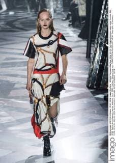 205620 Marineau Starface 2016-03-09 Paris France Fashion week ready to wear AW 2016. Defile de mode pret a porter automne hiver 2016. Vuitton. Editorial use only  Copyright: xMarineaux STAR_205620_003