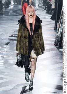 205620 Marineau Starface 2016-03-09 Paris France Fashion week ready to wear AW 2016. Defile de mode pret a porter automne hiver 2016. Vuitton. Editorial use only  Copyright: xMarineaux STAR_205620_005