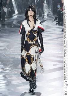 205620 Marineau Starface 2016-03-09 Paris France Fashion week ready to wear AW 2016. Defile de mode pret a porter automne hiver 2016. Vuitton. Editorial use only  Copyright: xMarineaux STAR_205620_007