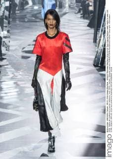 205620 Marineau Starface 2016-03-09 Paris France Fashion week ready to wear AW 2016. Defile de mode pret a porter automne hiver 2016. Vuitton. Editorial use only  Copyright: xMarineaux STAR_205620_009