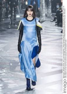 205620 Marineau Starface 2016-03-09 Paris France Fashion week ready to wear AW 2016. Defile de mode pret a porter automne hiver 2016. Vuitton. Editorial use only  Copyright: xMarineaux STAR_205620_010