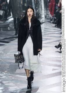 205620 Marineau Starface 2016-03-09 Paris France Fashion week ready to wear AW 2016. Defile de mode pret a porter automne hiver 2016. Vuitton. Editorial use only  Copyright: xMarineaux STAR_205620_031
