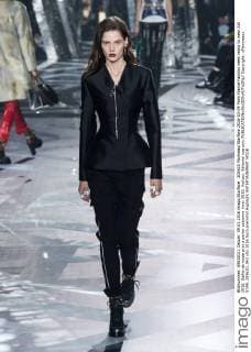 205620 Marineau Starface 2016-03-09 Paris France Fashion week ready to wear AW 2016. Defile de mode pret a porter automne hiver 2016. Vuitton. Editorial use only  Copyright: xMarineaux STAR_205620_042
