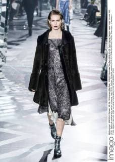 205620 Marineau Starface 2016-03-09 Paris France Fashion week ready to wear AW 2016. Defile de mode pret a porter automne hiver 2016. Vuitton. Editorial use only  Copyright: xMarineaux STAR_205620_048
