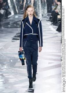 205620 Marineau Starface 2016-03-09 Paris France Fashion week ready to wear AW 2016. Defile de mode pret a porter automne hiver 2016. Vuitton. Editorial use only  Copyright: xMarineaux STAR_205620_050