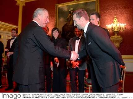 London: Prinz Charles empfängt Gäste zu Galakonzert . London, United Kingdom. Children and the Arts gala concert. The Prince of Wales (left) meets Joseph Fiennes during a gala concert marking the 10th anniversary of the Children and the Arts charity at St James s Palace, London.  xWPAxRotax xi-Imagesx IIM-12161-0005