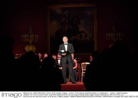 London: Prinz Charles empfängt Gäste zu Galakonzert . London, United Kingdom. Children and the Arts gala concert. Hugh Bonneville performs as the Prince of Wales hosts a gala concert marking the 10th anniversary of the Children and the Arts charity at St James s Palace, London.  xWPAxRotax xi-Imagesx IIM-12161-0012