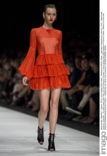 Melbourne Fashion Week - Alex Perry Modenschau March 9, 2016 - Melbourne, Victoria, Australia - A model wears Alex Perry for the Premium Runway 4 show during the 2016 Melbourne Fashion Week. Melbourne Australia - ZUMAk106