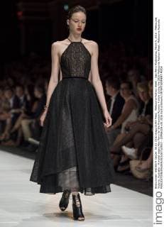 Melbourne Fashion Week - Alex Perry Modenschau March 9, 2016 - Melbourne, Victoria, Australia - A model wears Alex Perry for the Premium Runway 4 show during the 2016 Melbourne Fashion Week. Melbourne Australia - ZUMAk106