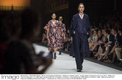 Melbourne Fashion Week - Ginger Smart Modenschau March 9, 2016 - Melbourne, Victoria, Australia - A model wears Ginger Smart for the Premium Runway 4 show during the 2016 Melbourne Fashion Week. Melbourne Australia - ZUMAk106
