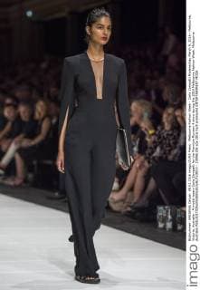 Melbourne Fashion Week - Carla Zampatti Modenschau March 9, 2016 - Melbourne, Victoria, Australia - A model wears Carla Zampatti for the Premium Runway 4 show during the 2016 Melbourne Fashion Week. Melbourne Australia - ZUMAk106