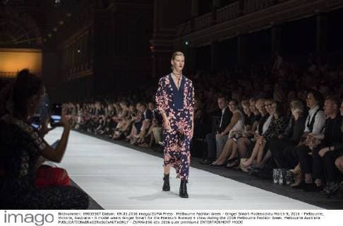 Melbourne Fashion Week - Ginger Smart Modenschau March 9, 2016 - Melbourne, Victoria, Australia - A model wears Ginger Smart for the Premium Runway 4 show during the 2016 Melbourne Fashion Week. Melbourne Australia - ZUMAk106
