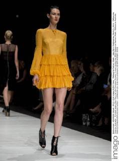 Melbourne Fashion Week - Alex Perry Modenschau March 9, 2016 - Melbourne, Victoria, Australia - A model wears Alex Perry for the Premium Runway 4 show during the 2016 Melbourne Fashion Week. Melbourne Australia - ZUMAk106