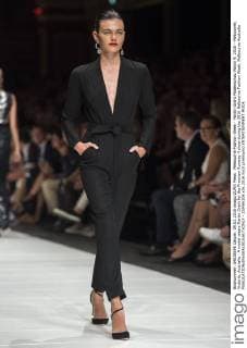 Melbourne Fashion Week - Martin Grant Modenschau March 9, 2016 - Melbourne, Victoria, Australia - A model wears Martin Grant for the Premium Runway 4 show during the 2016 Melbourne Fashion Week. Melbourne Australia - ZUMAk106
