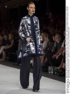 Melbourne Fashion Week - Martin Grant Modenschau March 9, 2016 - Melbourne, Victoria, Australia - A model wears Martin Grant for the Premium Runway 4 show during the 2016 Melbourne Fashion Week. Melbourne Australia - ZUMAk106