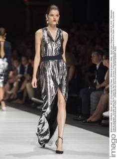 Melbourne Fashion Week - Martin Grant Modenschau March 9, 2016 - Melbourne, Victoria, Australia - A model wears Martin Grant for the Premium Runway 4 show during the 2016 Melbourne Fashion Week. Melbourne Australia - ZUMAk106