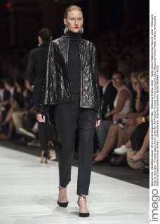 Melbourne Fashion Week - Martin Grant Modenschau March 9, 2016 - Melbourne, Victoria, Australia - A model wears Martin Grant for the Premium Runway 4 show during the 2016 Melbourne Fashion Week. Melbourne Australia - ZUMAk106