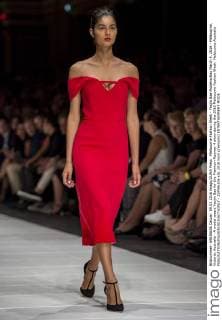 Melbourne Fashion Week - Yeojin Bae Modenschau March 9, 2016 - Melbourne, Victoria, Australia - A model wears Yeojin Bae for the Premium Runway 4 show during the 2016 Melbourne Fashion Week. Melbourne Australia - ZUMAk106