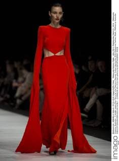 Melbourne Fashion Week - Alex Perry Modenschau March 9, 2016 - Melbourne, Victoria, Australia - A model wears Alex Perry for the Premium Runway 4 show during the 2016 Melbourne Fashion Week. Melbourne Australia - ZUMAk106