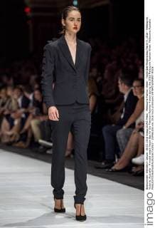 Melbourne Fashion Week - Yeojin Bae Modenschau March 9, 2016 - Melbourne, Victoria, Australia - A model wears Yeojin Bae for the Premium Runway 4 show during the 2016 Melbourne Fashion Week. Melbourne Australia - ZUMAk106