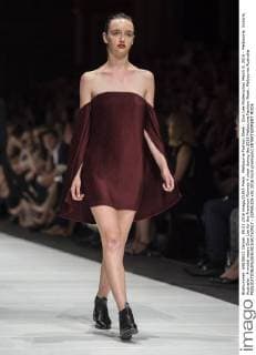 Melbourne Fashion Week - Dion Lee Modenschau March 9, 2016 - Melbourne, Victoria, Australia - A model wears Dion Lee for the Premium Runway 4 show during the 2016 Melbourne Fashion Week. Melbourne Australia - ZUMAk106