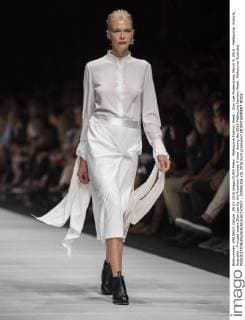 Melbourne Fashion Week - Dion Lee Modenschau March 9, 2016 - Melbourne, Victoria, Australia - A model wears Dion Lee for the Premium Runway 4 show during the 2016 Melbourne Fashion Week. Melbourne Australia - ZUMAk106