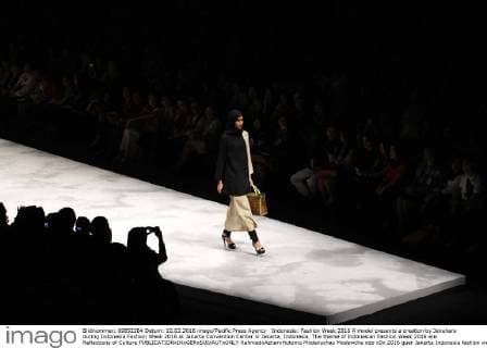 Indonesia: Fashion Week 2016 A model presents a creation by Jenahara during Indonesia Fashion Week 2016 at Jakarta Convention Center in Jakarta, Indonesia. The theme of Indonesian Fashion Week 2016 are Reflections of Culture  RahmadxAzharxHutomo