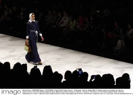 Indonesia: Fashion Week 2016 A model presents a creation by Kursein Karzai during Indonesia Fashion Week 2016 at Jakarta Convention Center in Jakarta, Indonesia. The theme of Indonesian Fashion Week 2016 are Reflections of Culture.  RahmadxAzharxHutomo